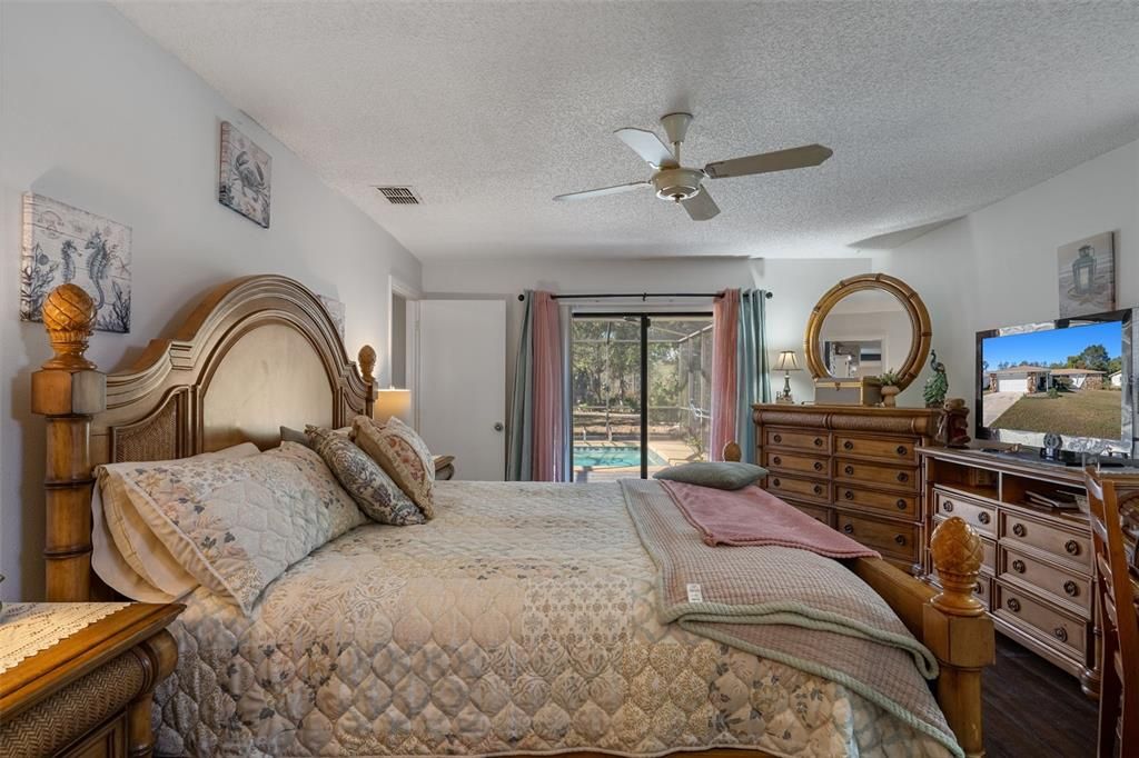 待售: $330,000 (3 贝兹, 2 浴室, 1575 平方英尺)