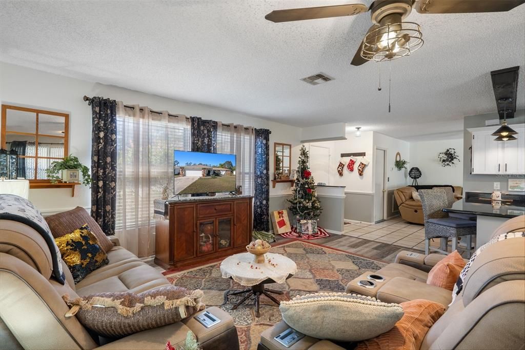 待售: $330,000 (3 贝兹, 2 浴室, 1575 平方英尺)