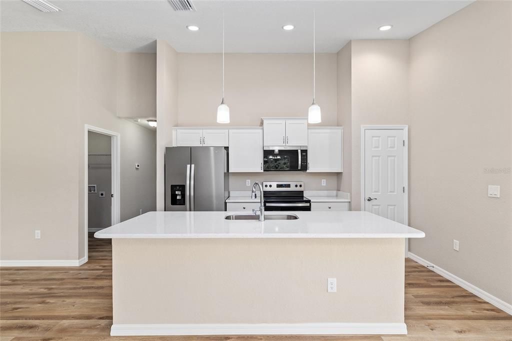 For Sale: $250,000 (3 beds, 2 baths, 1552 Square Feet)