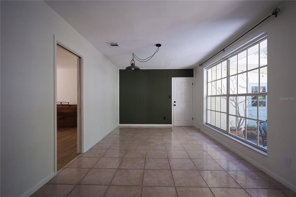 В аренду: $3,700 (3 спален, 2 ванн, 1740 Квадратных фут)