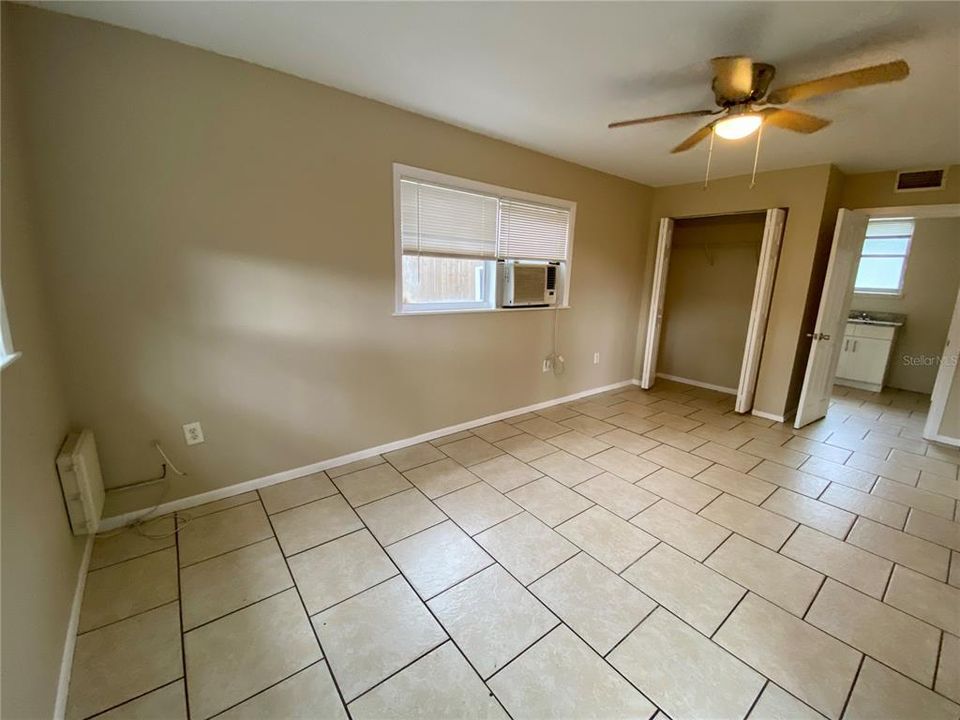 For Rent: $1,000 (1 beds, 1 baths, 550 Square Feet)