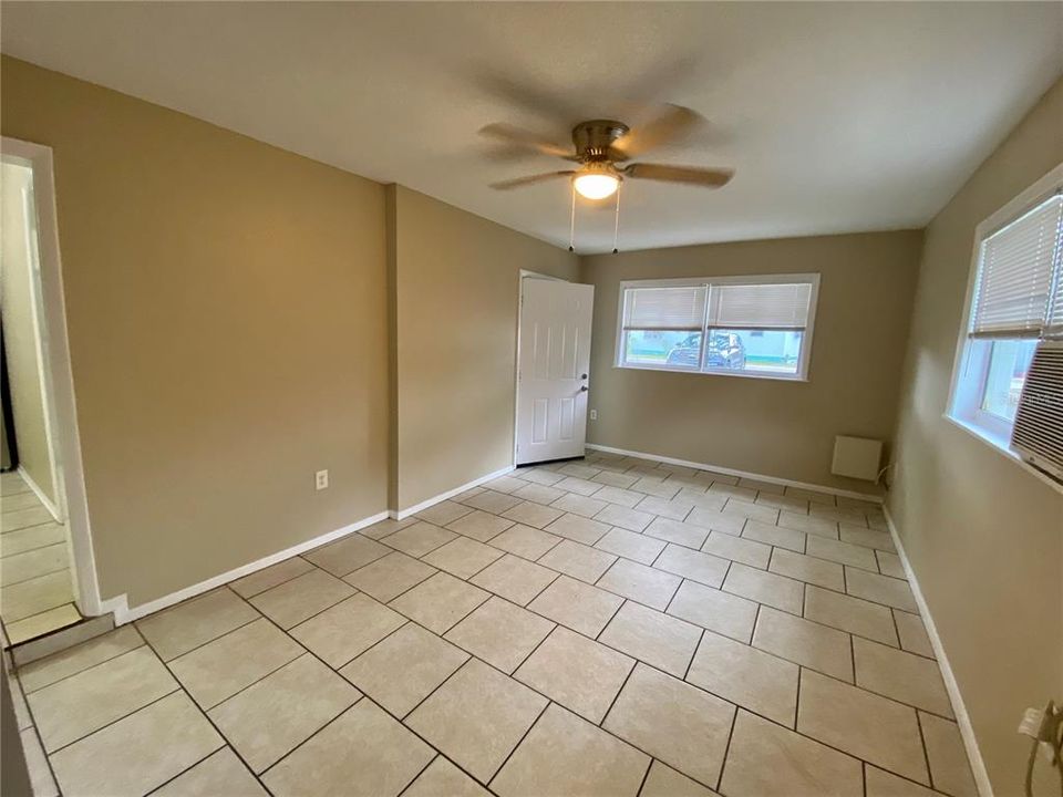 For Rent: $1,000 (1 beds, 1 baths, 550 Square Feet)
