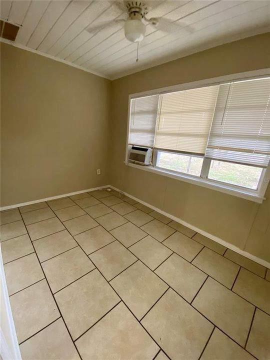 For Rent: $1,000 (1 beds, 1 baths, 550 Square Feet)