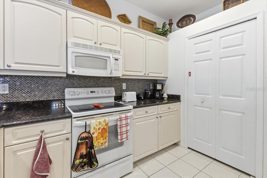 В аренду: $4,500 (3 спален, 2 ванн, 1525 Квадратных фут)