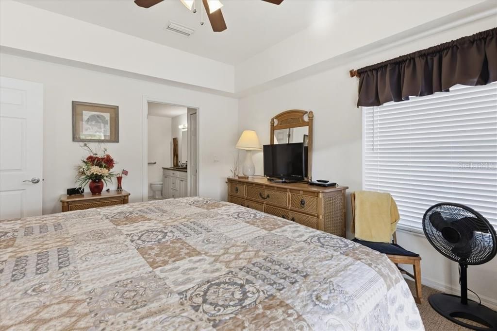 В аренду: $4,500 (3 спален, 2 ванн, 1525 Квадратных фут)