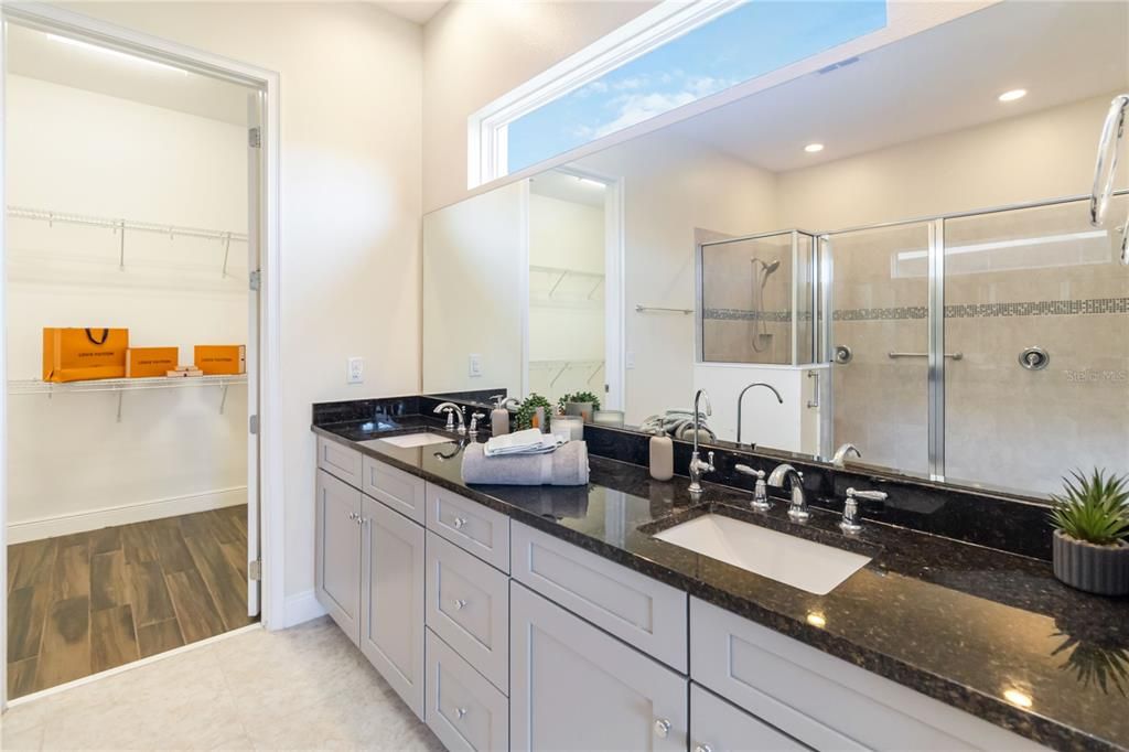 For Sale: $519,000 (3 beds, 3 baths, 2365 Square Feet)