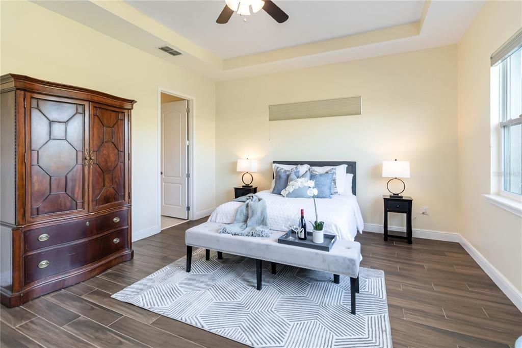 For Sale: $519,000 (3 beds, 3 baths, 2365 Square Feet)