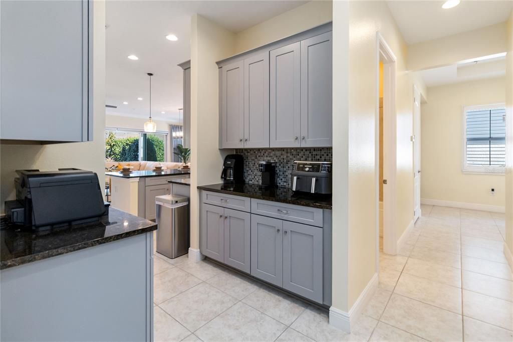 For Sale: $519,000 (3 beds, 3 baths, 2365 Square Feet)