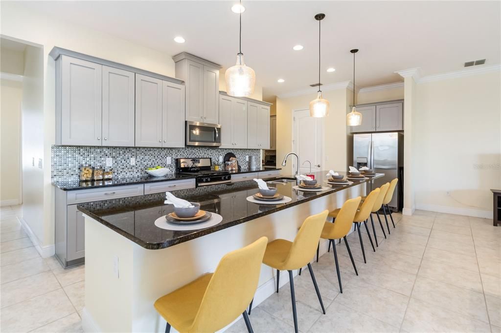 For Sale: $519,000 (3 beds, 3 baths, 2365 Square Feet)