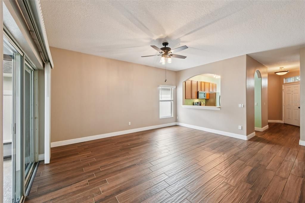 待售: $425,000 (3 贝兹, 2 浴室, 1626 平方英尺)