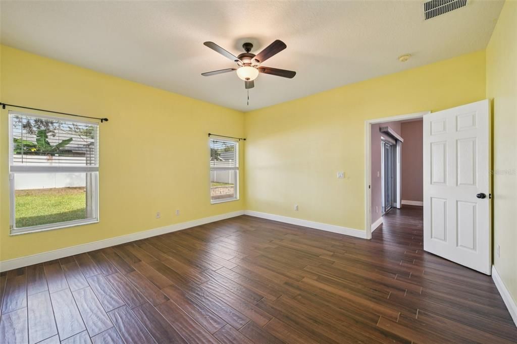 待售: $425,000 (3 贝兹, 2 浴室, 1626 平方英尺)