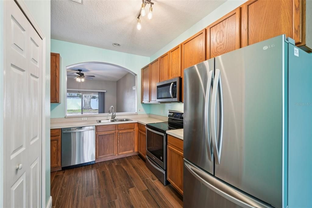 待售: $425,000 (3 贝兹, 2 浴室, 1626 平方英尺)