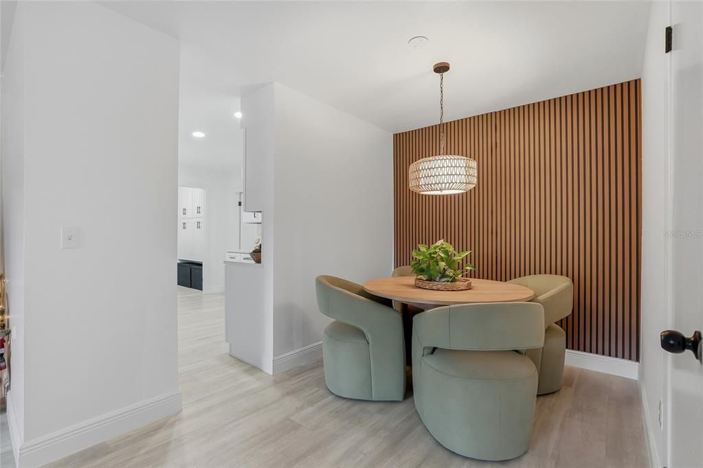 待售: $449,999 (3 贝兹, 1 浴室, 1317 平方英尺)