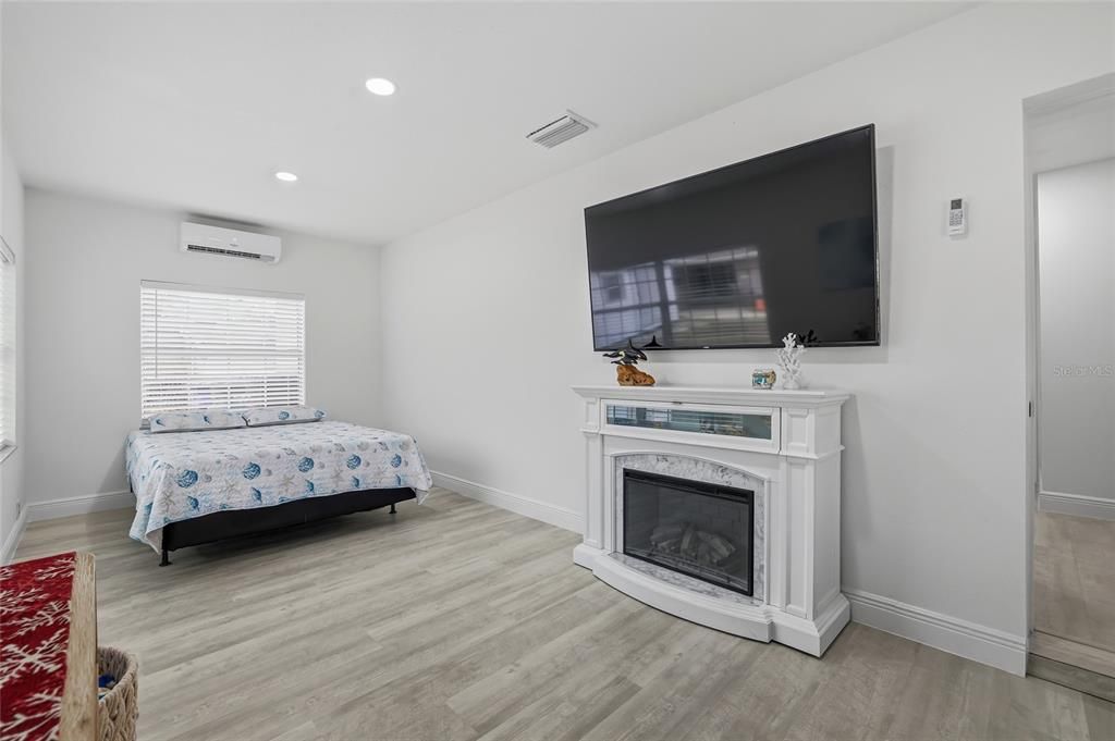 待售: $449,999 (3 贝兹, 1 浴室, 1317 平方英尺)