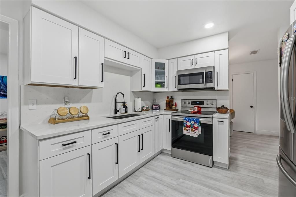 待售: $449,999 (3 贝兹, 1 浴室, 1317 平方英尺)