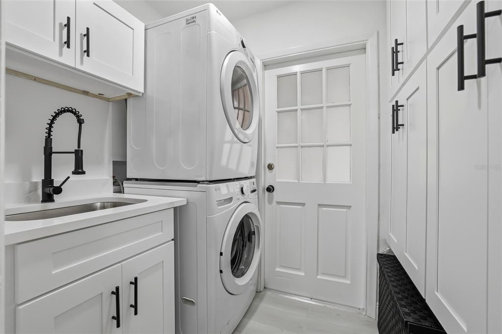 待售: $449,999 (3 贝兹, 1 浴室, 1317 平方英尺)