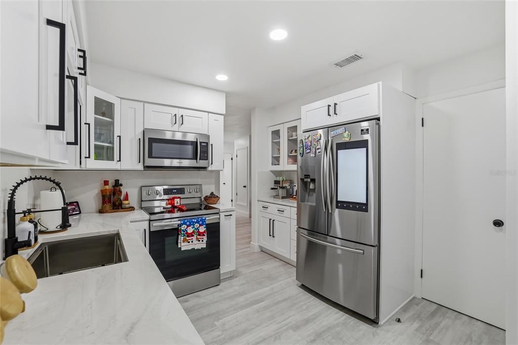 待售: $449,999 (3 贝兹, 1 浴室, 1317 平方英尺)