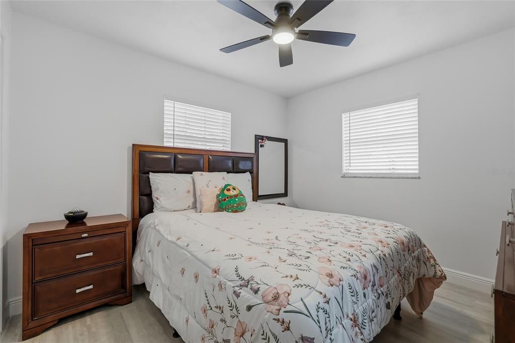 待售: $449,999 (3 贝兹, 1 浴室, 1317 平方英尺)