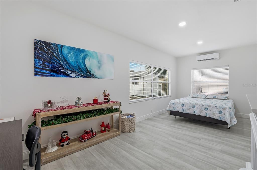 待售: $449,999 (3 贝兹, 1 浴室, 1317 平方英尺)