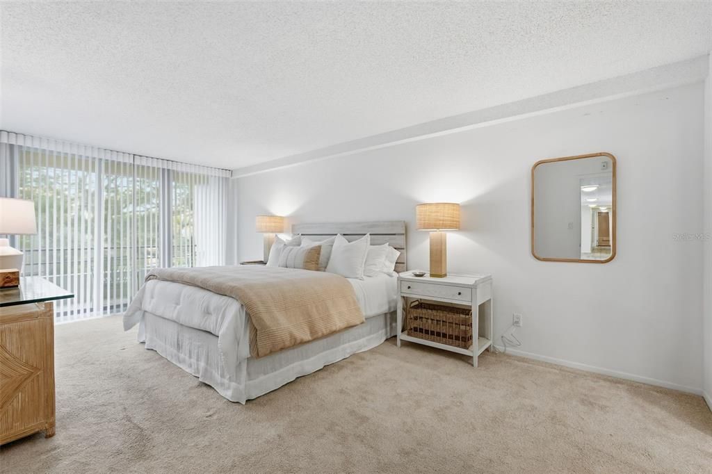 For Sale: $927,000 (3 beds, 2 baths, 2358 Square Feet)