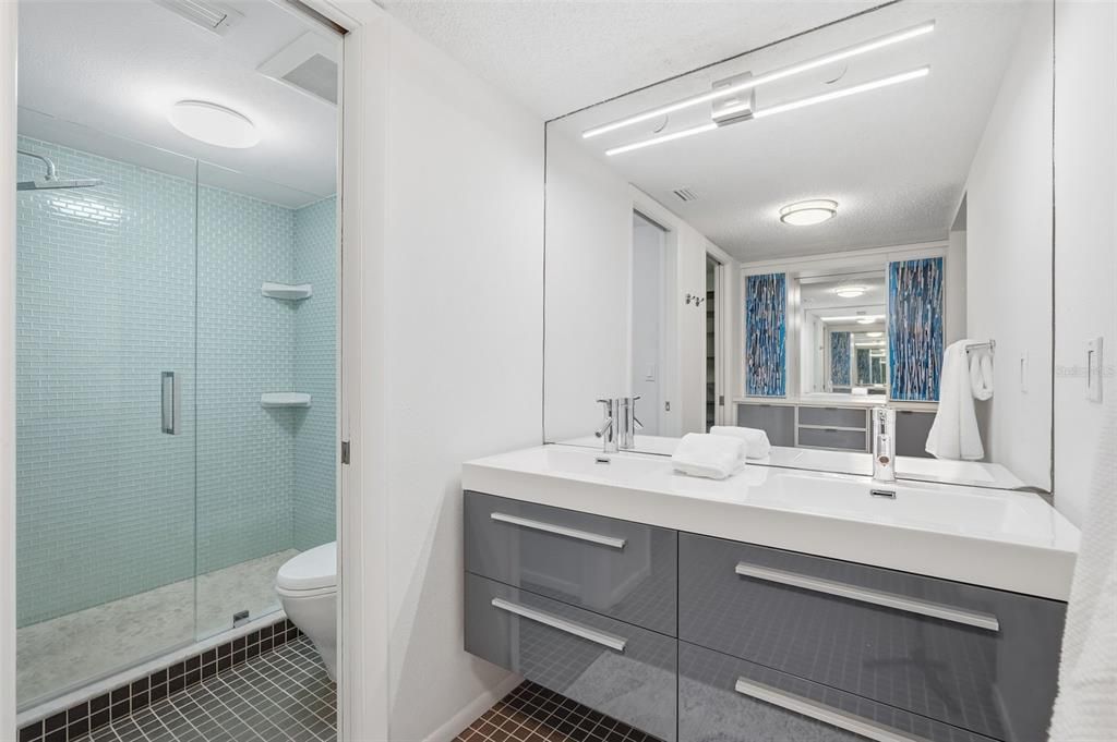 For Sale: $927,000 (3 beds, 2 baths, 2358 Square Feet)