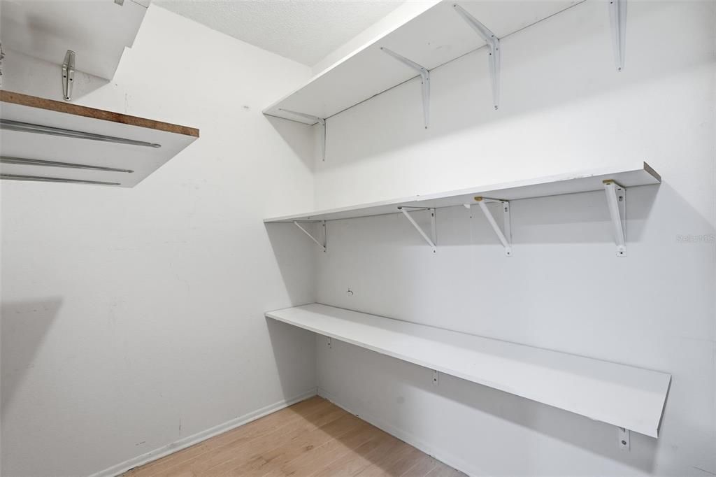 For Sale: $927,000 (3 beds, 2 baths, 2358 Square Feet)