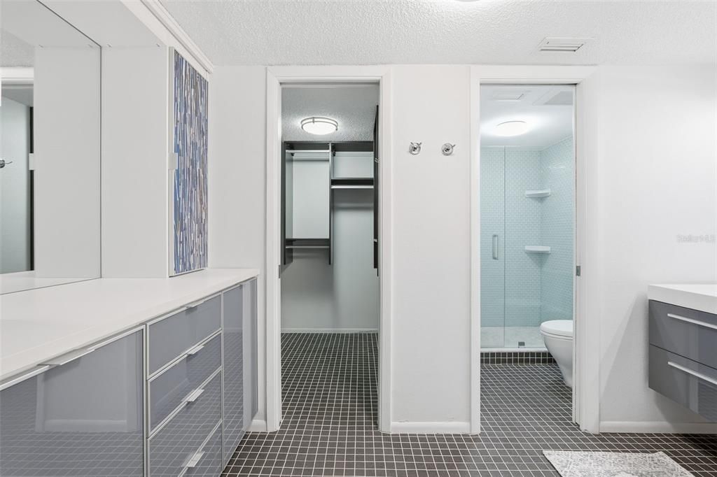 For Sale: $927,000 (3 beds, 2 baths, 2358 Square Feet)