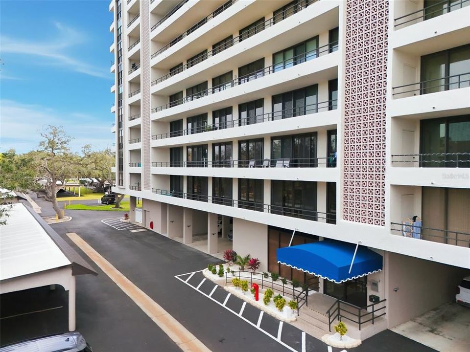 For Sale: $927,000 (3 beds, 2 baths, 2358 Square Feet)