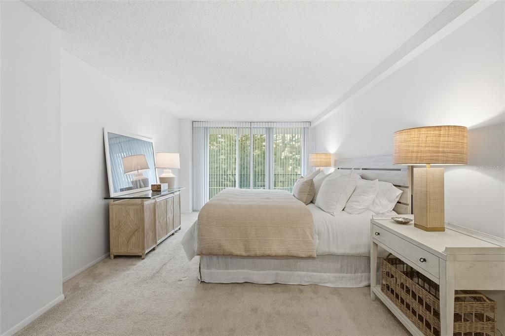 For Sale: $927,000 (3 beds, 2 baths, 2358 Square Feet)