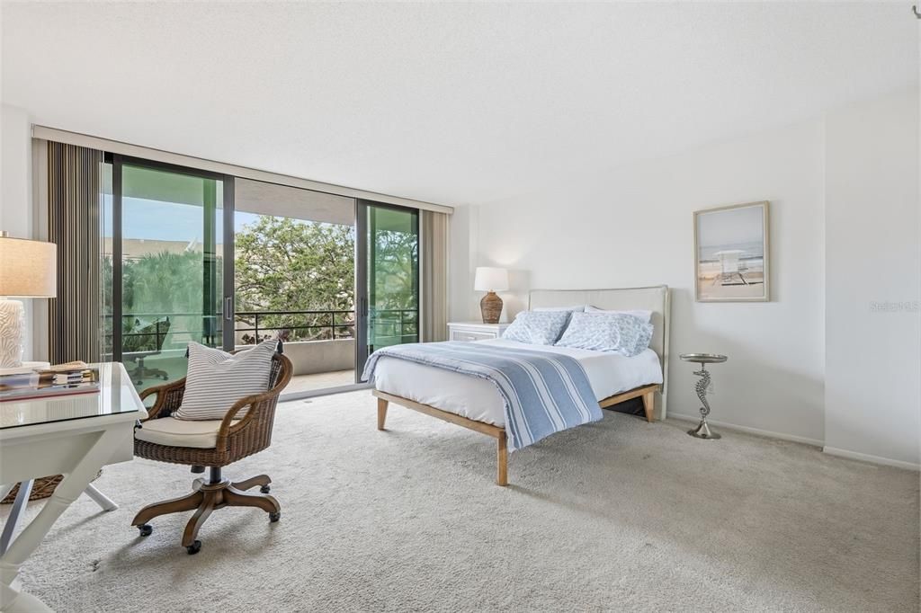 For Sale: $927,000 (3 beds, 2 baths, 2358 Square Feet)