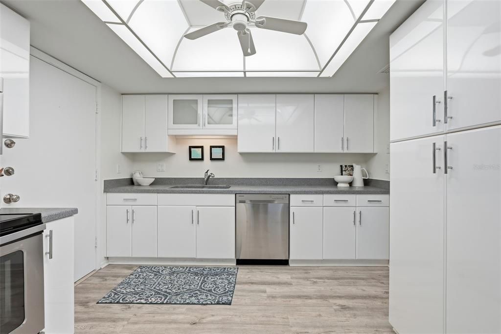 For Sale: $927,000 (3 beds, 2 baths, 2358 Square Feet)