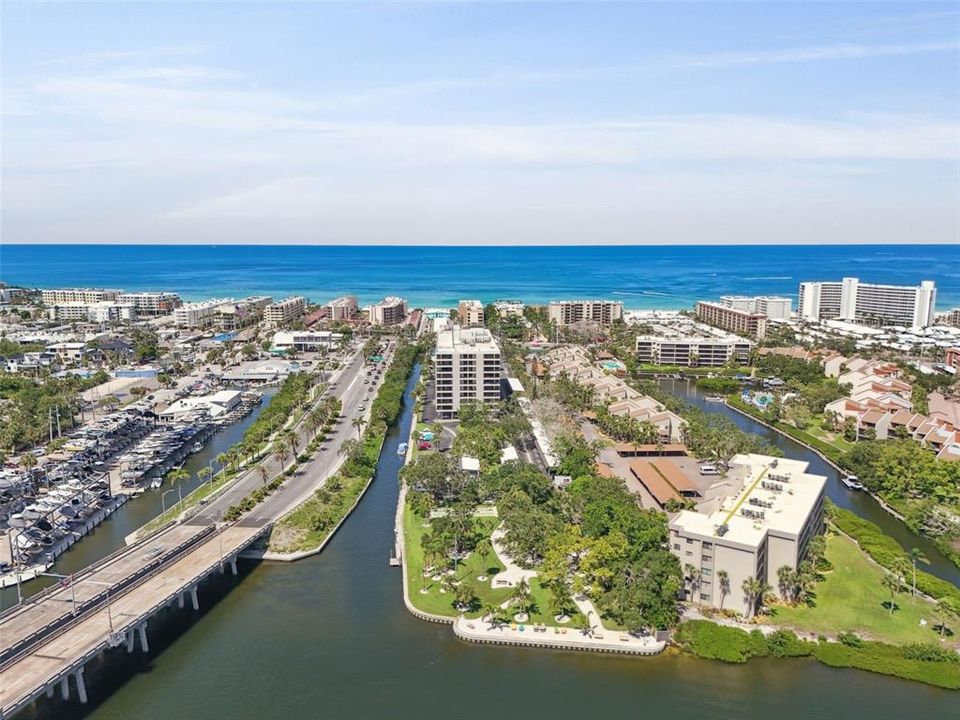 For Sale: $927,000 (3 beds, 2 baths, 2358 Square Feet)