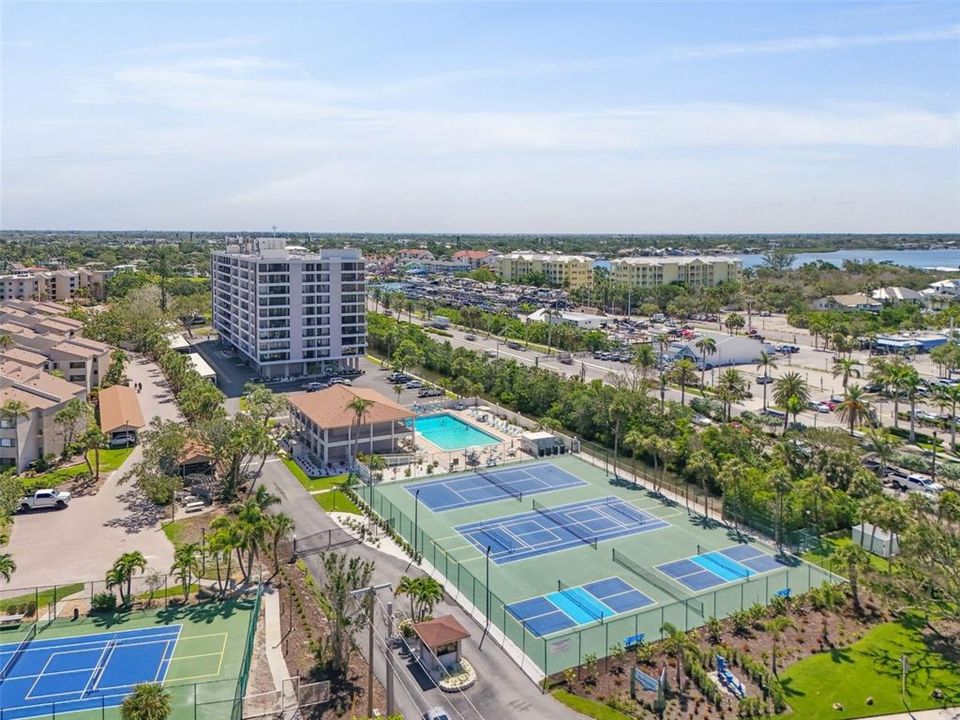 For Sale: $927,000 (3 beds, 2 baths, 2358 Square Feet)