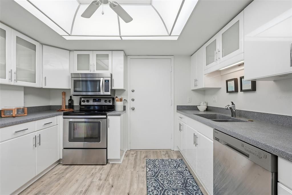 For Sale: $927,000 (3 beds, 2 baths, 2358 Square Feet)