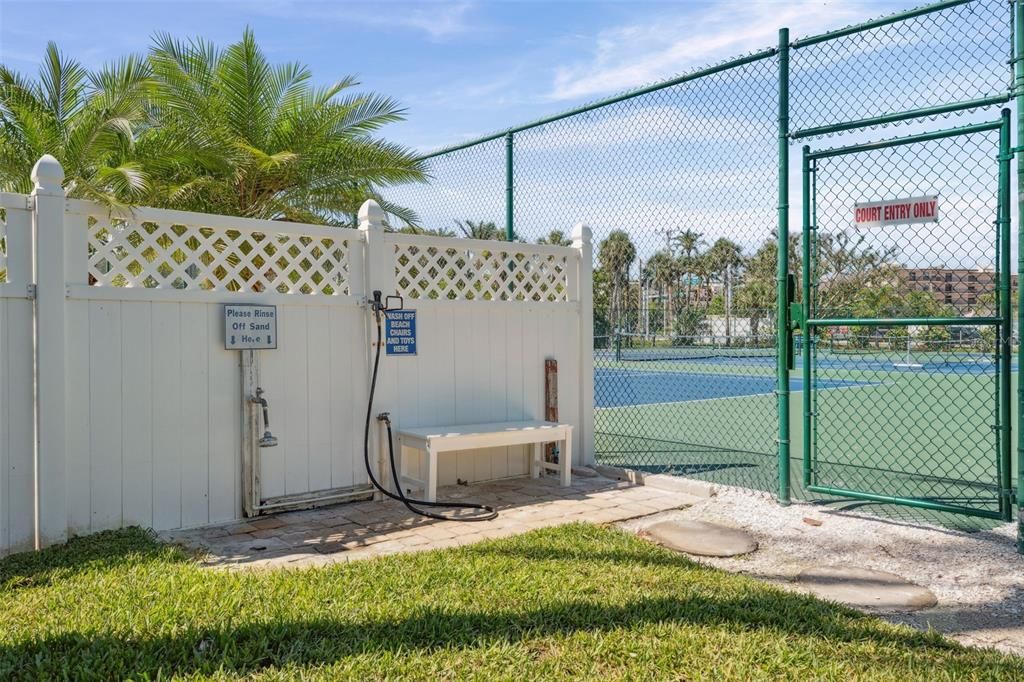 For Sale: $927,000 (3 beds, 2 baths, 2358 Square Feet)