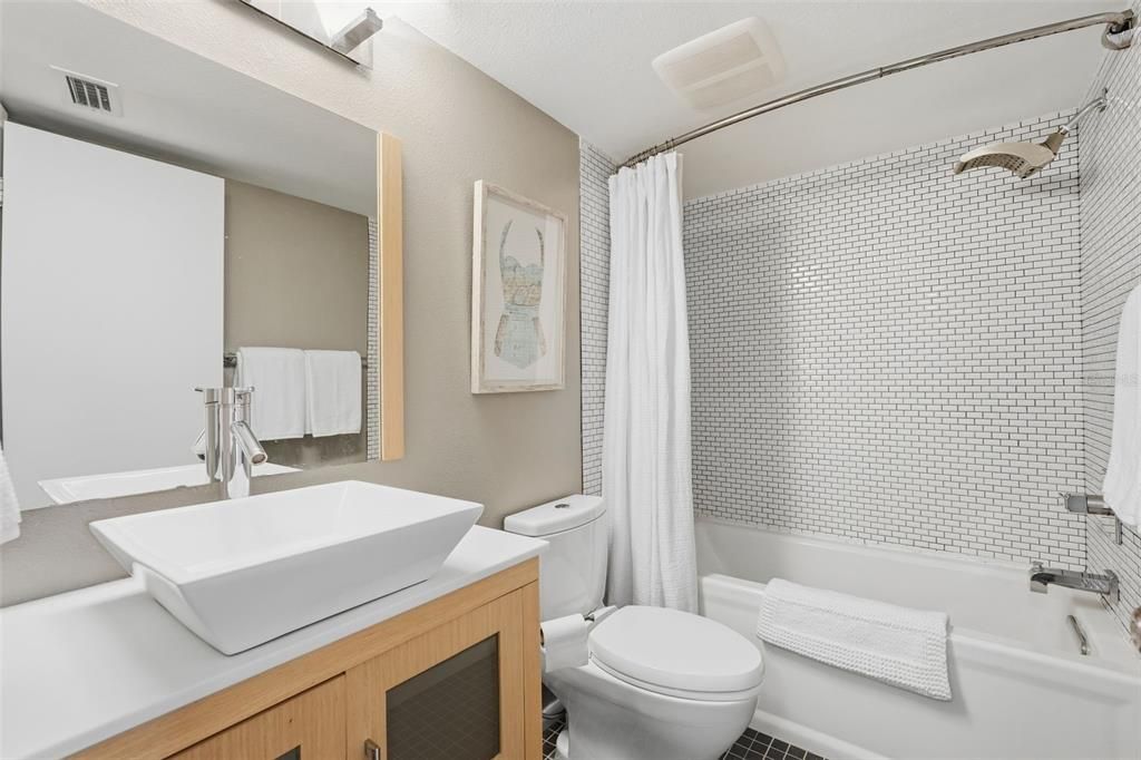 For Sale: $927,000 (3 beds, 2 baths, 2358 Square Feet)