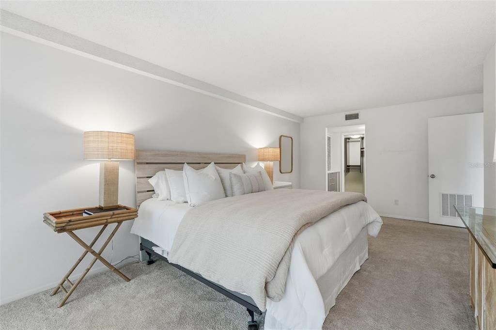 For Sale: $927,000 (3 beds, 2 baths, 2358 Square Feet)