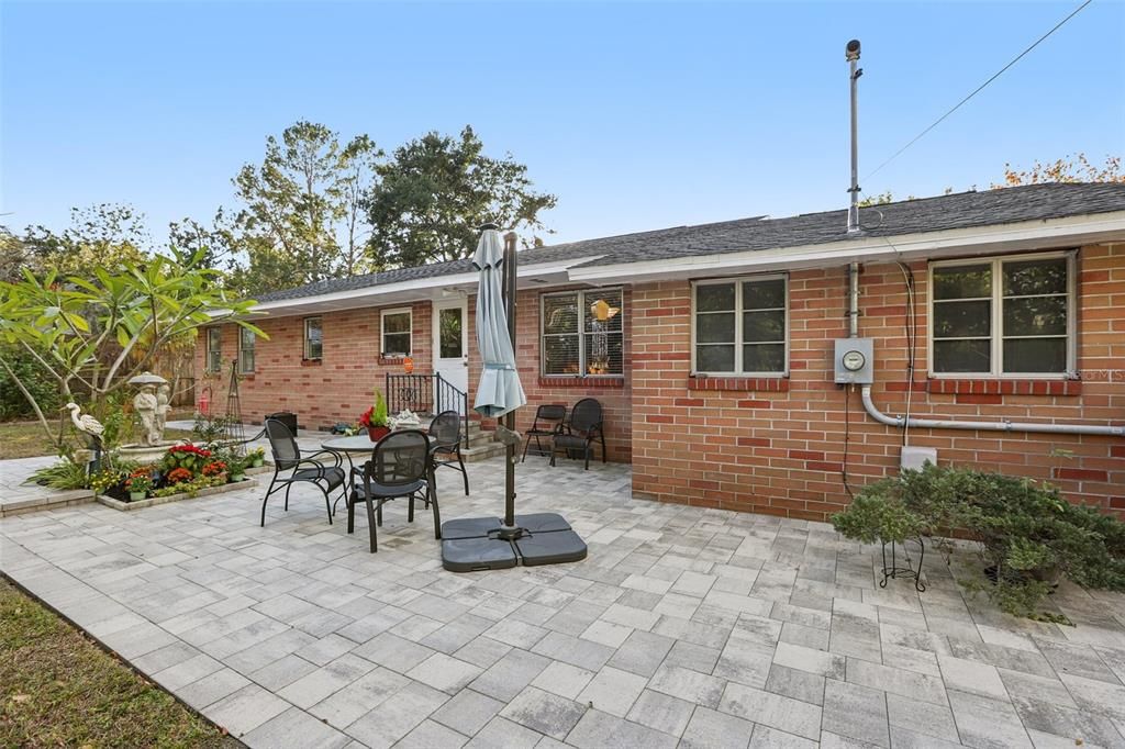 For Sale: $349,900 (2 beds, 1 baths, 1288 Square Feet)