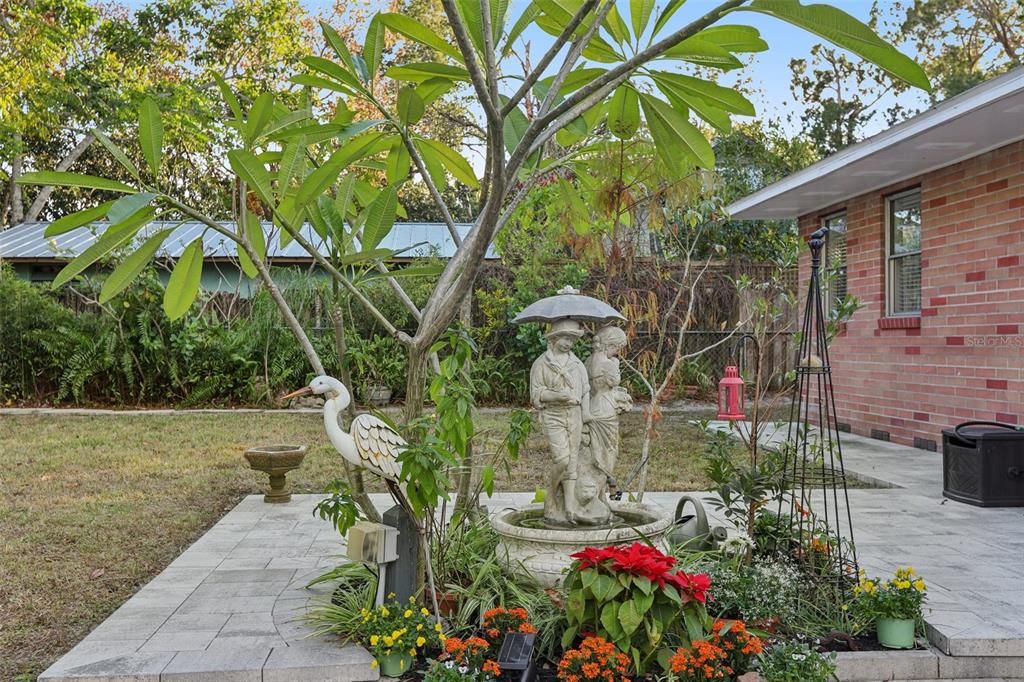 For Sale: $349,900 (2 beds, 1 baths, 1288 Square Feet)