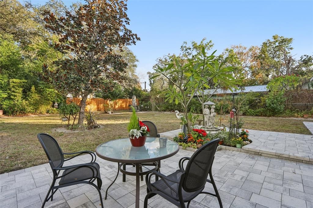 For Sale: $349,900 (2 beds, 1 baths, 1288 Square Feet)