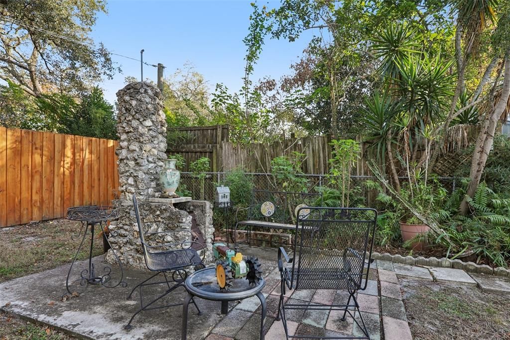 For Sale: $349,900 (2 beds, 1 baths, 1288 Square Feet)