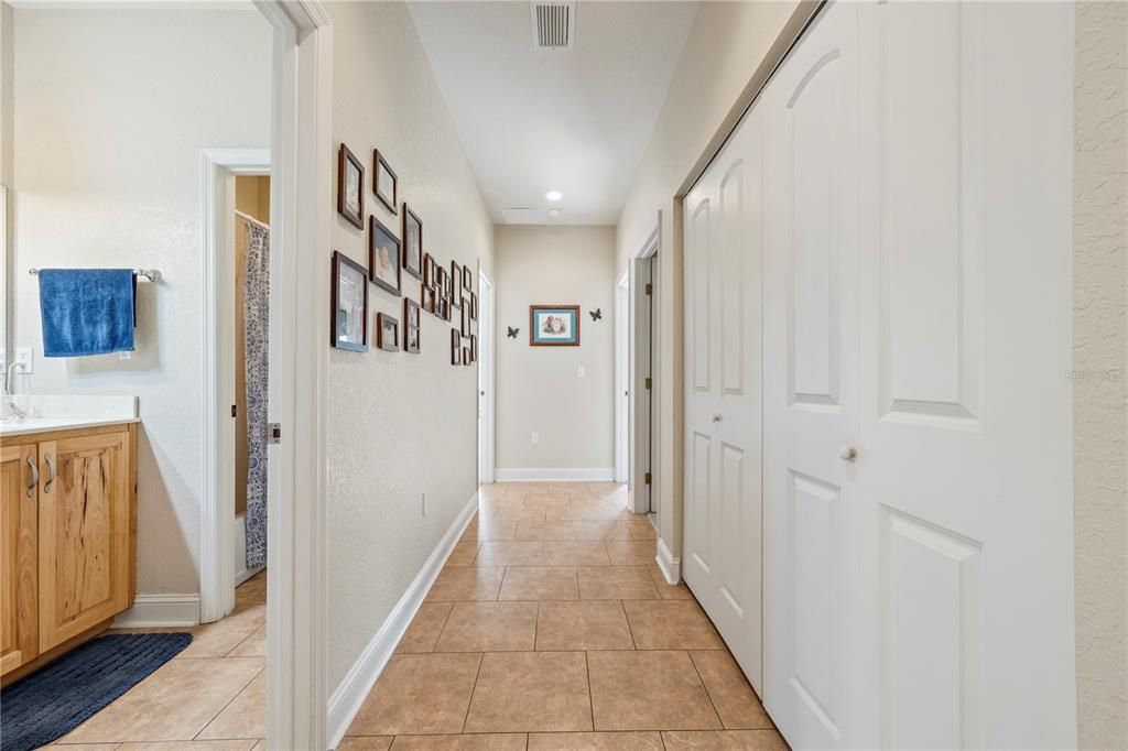 待售: $875,000 (4 贝兹, 2 浴室, 2664 平方英尺)