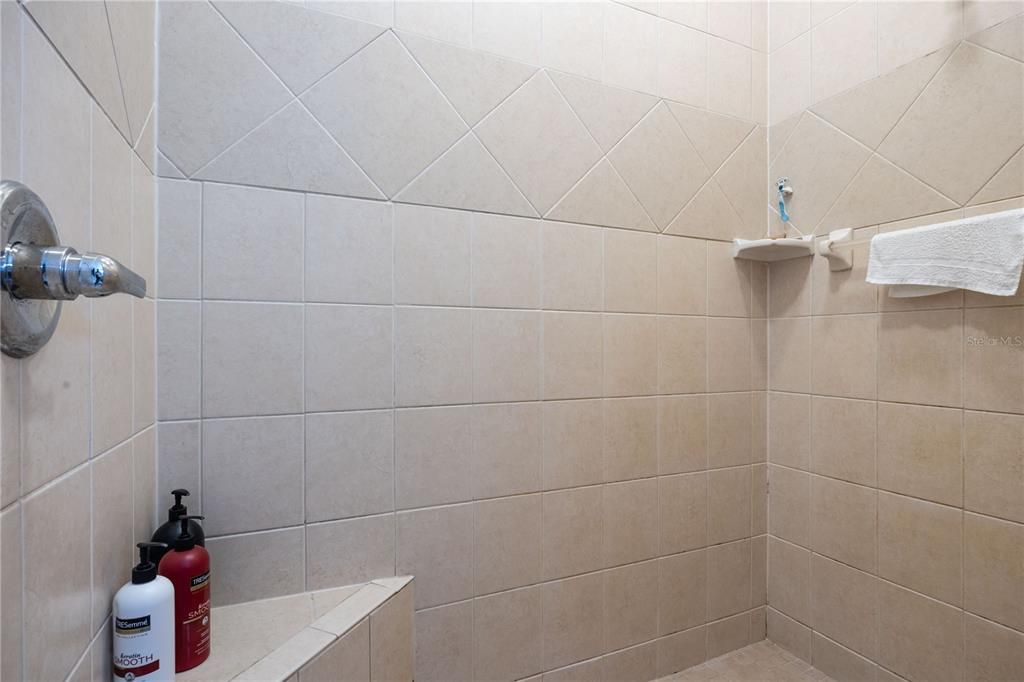 待售: $875,000 (4 贝兹, 2 浴室, 2664 平方英尺)