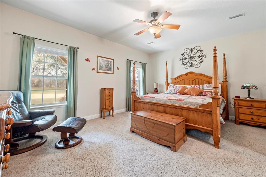 待售: $875,000 (4 贝兹, 2 浴室, 2664 平方英尺)