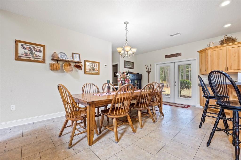 待售: $875,000 (4 贝兹, 2 浴室, 2664 平方英尺)