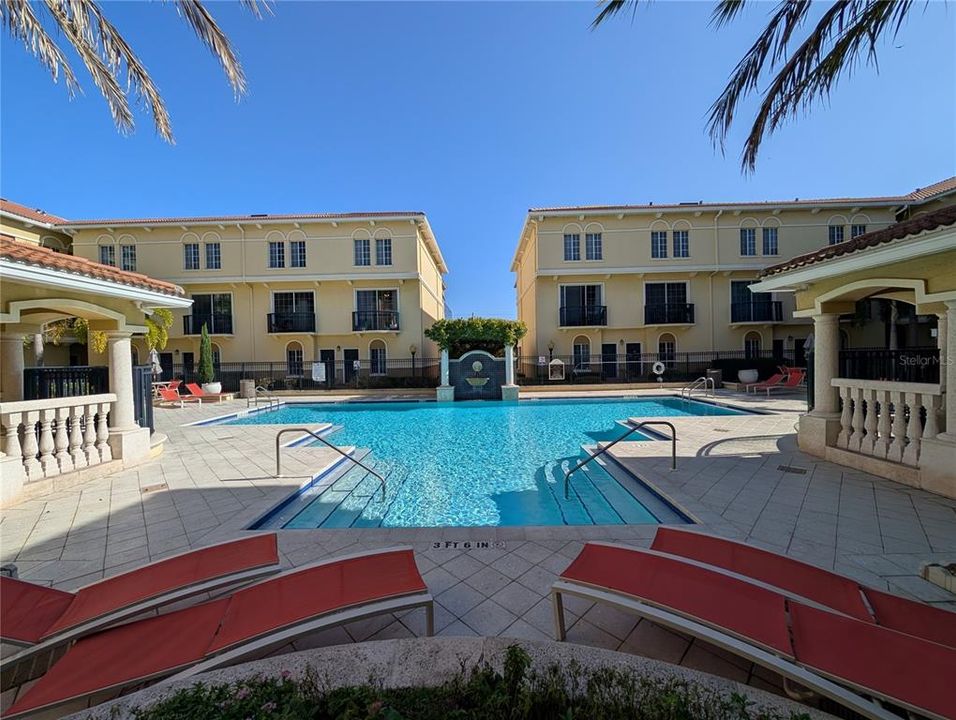 В аренду: $4,500 (3 спален, 3 ванн, 1698 Квадратных фут)