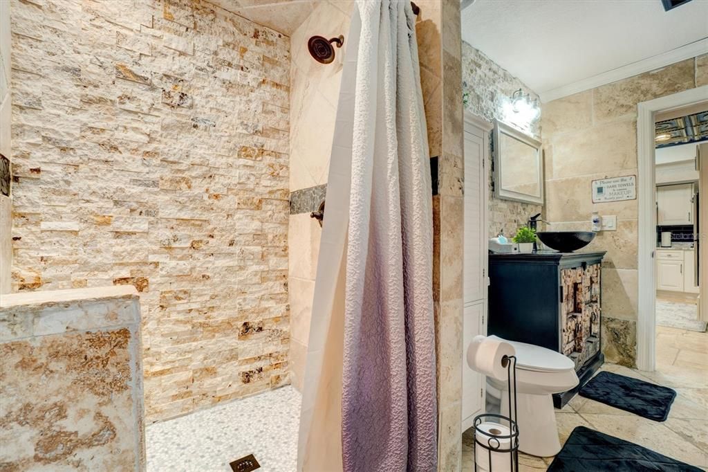 For Rent: $3,900 (4 beds, 2 baths, 3364 Square Feet)