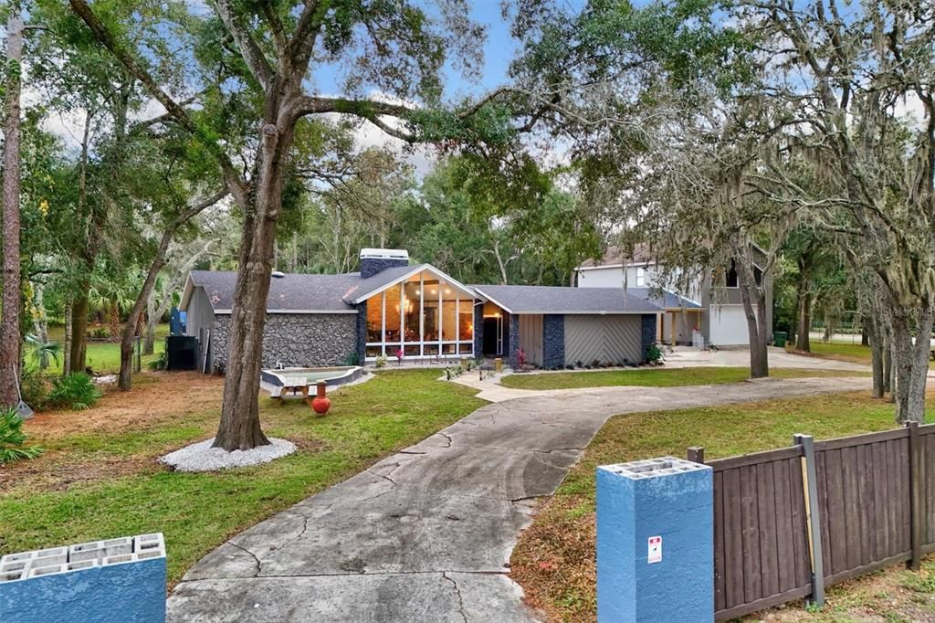 For Rent: $3,900 (4 beds, 2 baths, 3364 Square Feet)