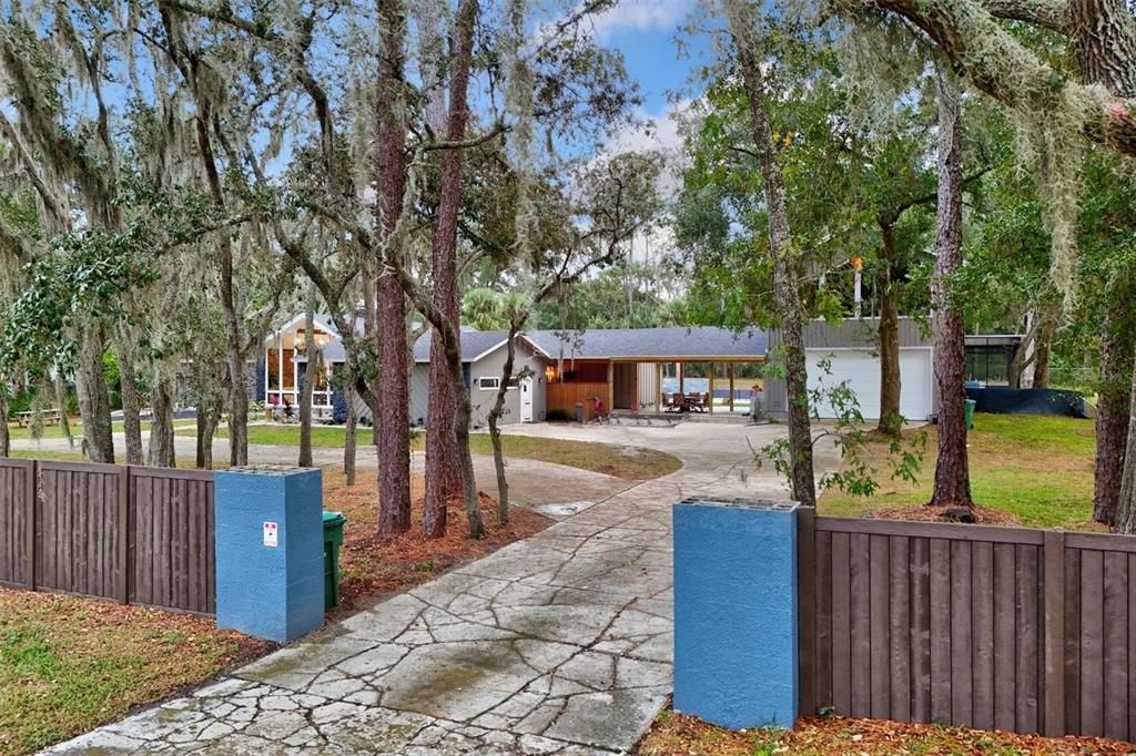 For Rent: $3,900 (4 beds, 2 baths, 3364 Square Feet)