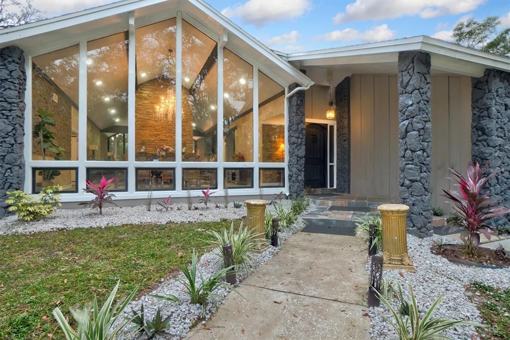 For Rent: $3,900 (4 beds, 2 baths, 3364 Square Feet)